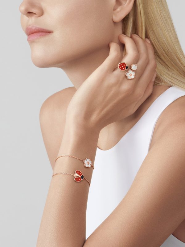 18K Lucky Spring Plum Blossom Bracelet - 图片 3