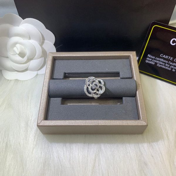 18K CC Fil De Camélia Ring - 图片 2