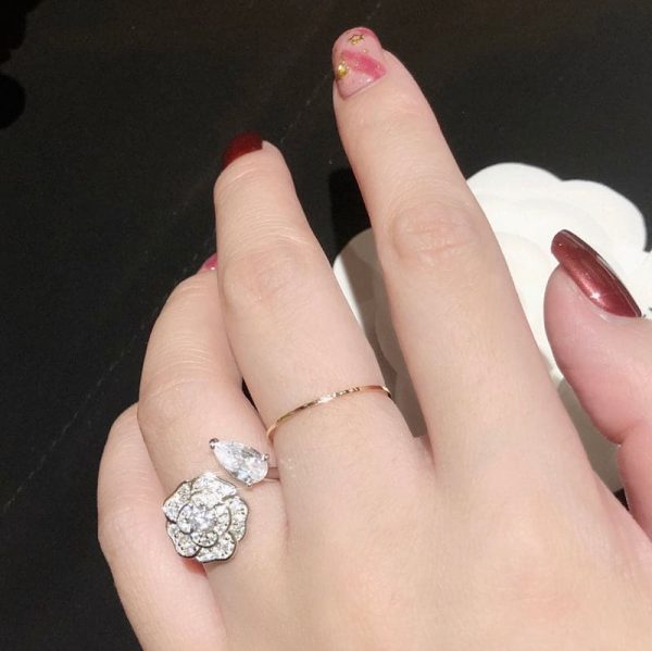 18K CC Diamond Camelia Precieux Ring - 图片 5