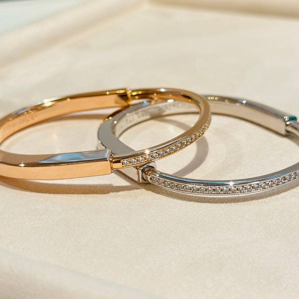 18K T Lock Bangle Half Pavé Diamonds Bracelet - 图片 9