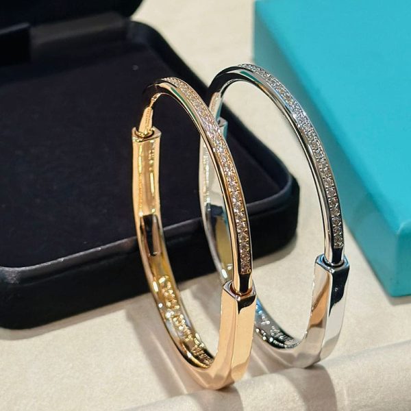 18K T Lock Bangle Half Pavé Diamonds Bracelet - 图片 4