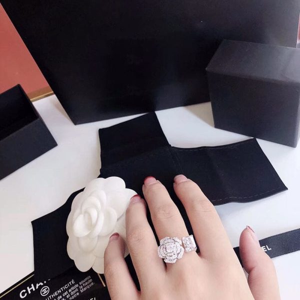 18K CC Diamond Camelia Ring - 图片 5