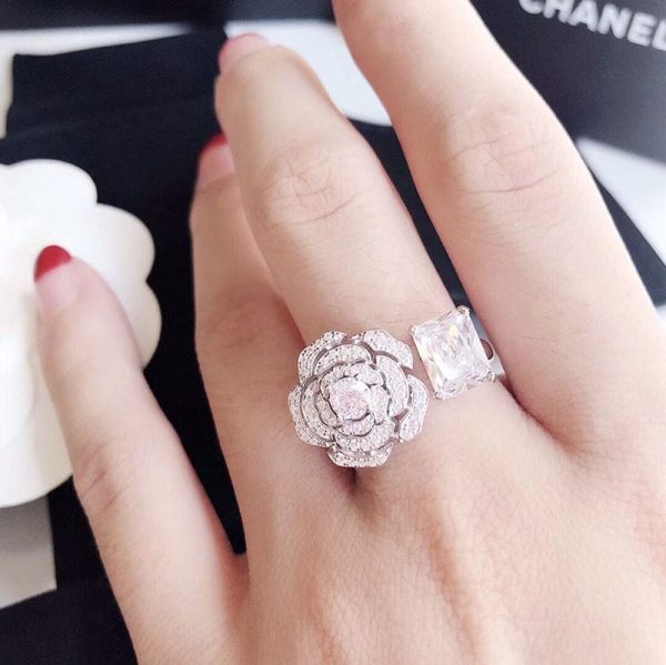 18K CC Diamond Camelia Ring - 图片 3