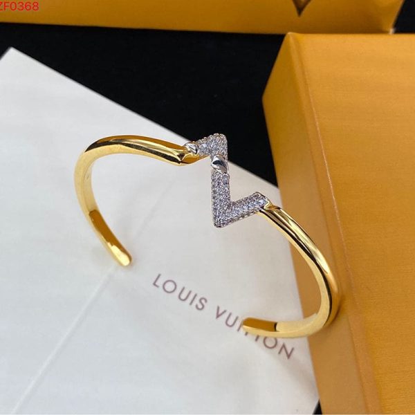18K Louis Volt Upside Down Diamond Bracelet - 图片 4