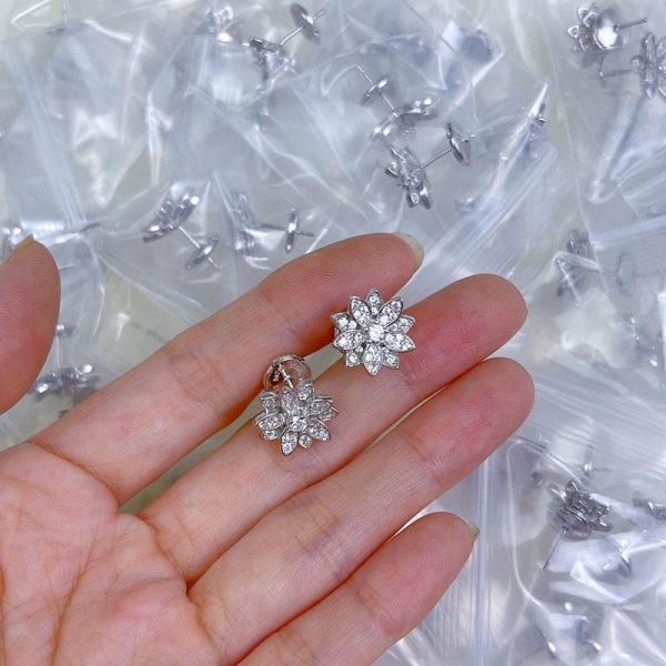 18K Lotus One Flowers Small Earrings - 图片 2