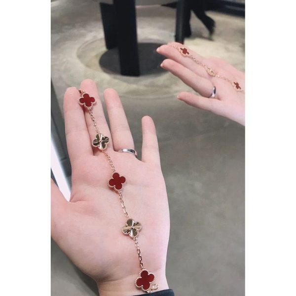 18K Vintage Alhambra Five Motifs Carnelian Clover Bracelet - Image 5