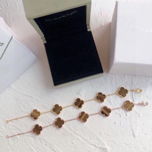 18K Vintage Alhambra Five Motifs Tiger Eye Bracelet - Image 4