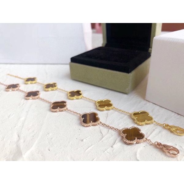 18K Vintage Alhambra Five Motifs Tiger Eye Bracelet - Image 6