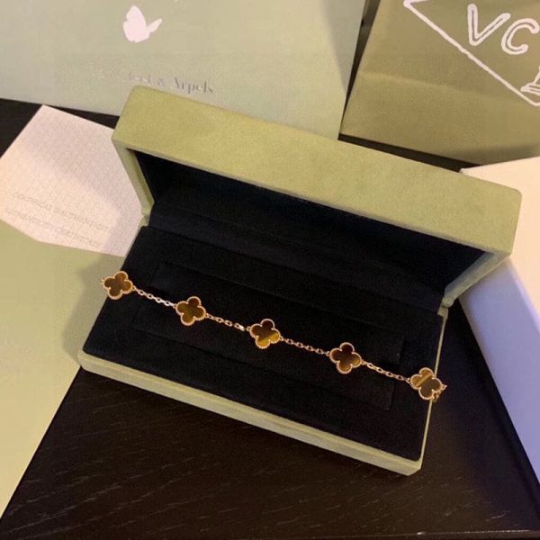 18K Vintage Alhambra Five Motifs Tiger Eye Bracelet - Image 2