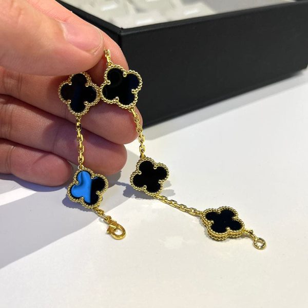 18K Vintage Alhambra Five Motifs Black Clover Bracelet - Image 4