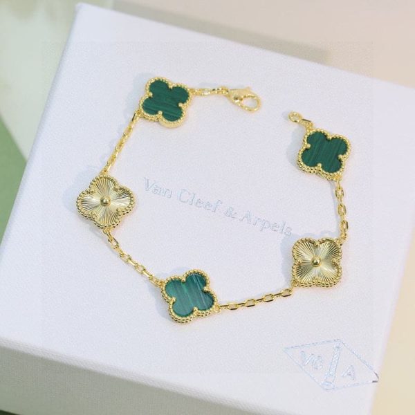 18K Vintage Alhambra Five Motifs Malachite Diamonds Clover Bracelet - Image 2