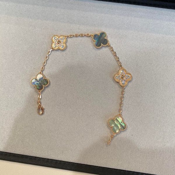 18K Vintage Alhambra Five Motifs Pearl Bracelet - Image 4