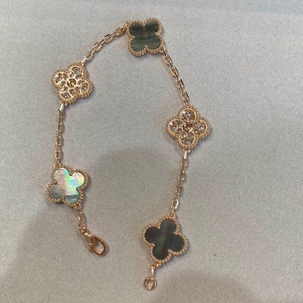 18K Vintage Alhambra Five Motifs Pearl Bracelet - Image 3