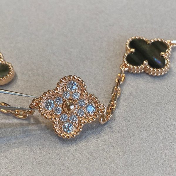 18K Vintage Alhambra Five Motifs Pearl Bracelet - Image 6
