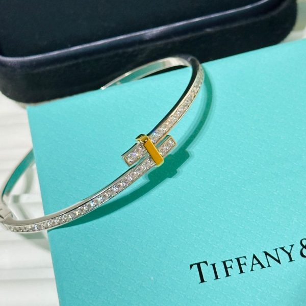 18K T Edge Hinged Bypass Bangle Bracelet - 图片 4
