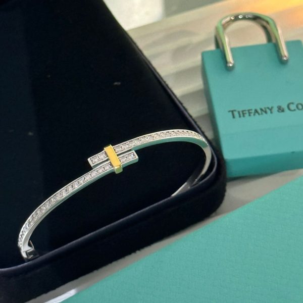 18K T Edge Hinged Bypass Bangle Bracelet - 图片 5