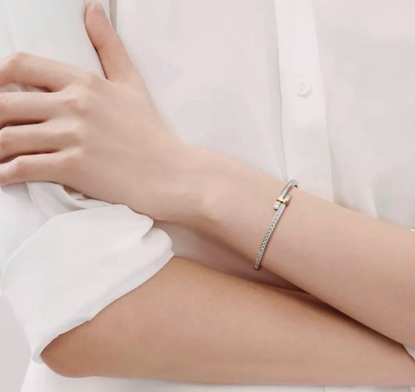 18K T Edge Hinged Bypass Bangle Bracelet - 图片 6