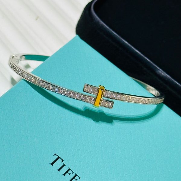 18K T Edge Hinged Bypass Bangle Bracelet - 图片 9