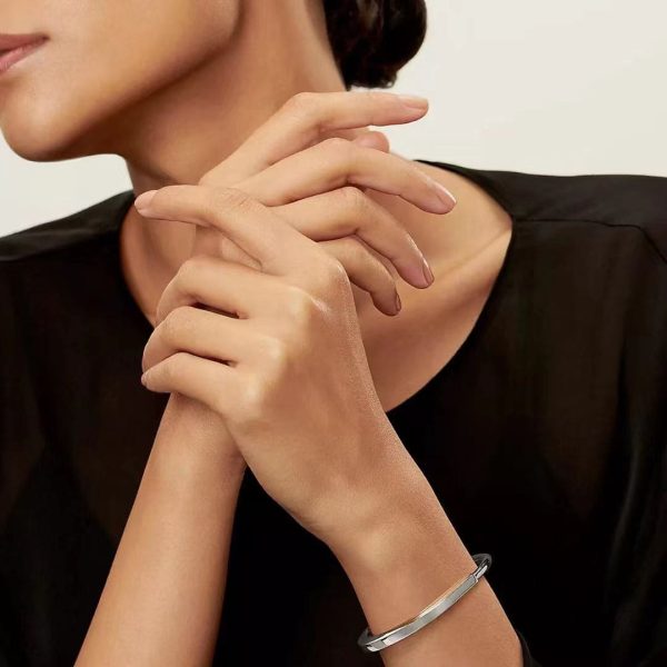 18K T Lock Bangle Bracelet - 图片 13