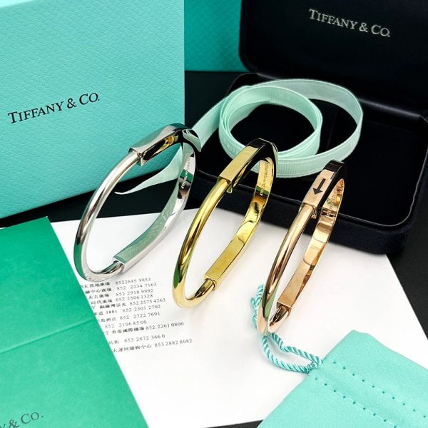 18K T Lock Bangle Bracelet - 图片 4