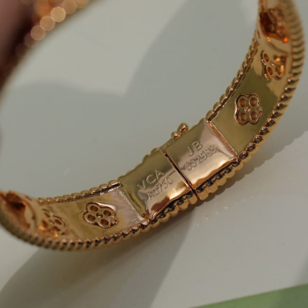 18K Yellow Gold Perlée Clovers Bracelet - Image 7