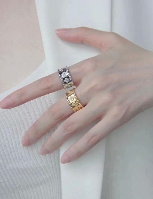 18K Yellow Gold Perlée Clovers Ring - Image 7