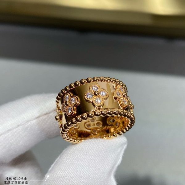 18K Yellow Gold Perlée Clovers Ring - Image 8