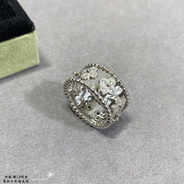18K White Gold Perlée Clovers Ring - 图片 4
