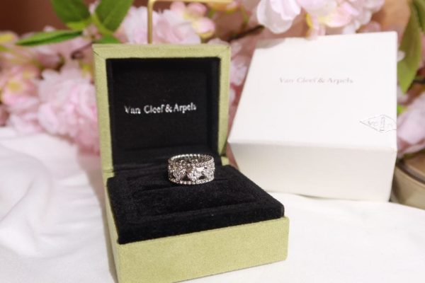 18K White Gold Perlée Clovers Ring - 图片 12