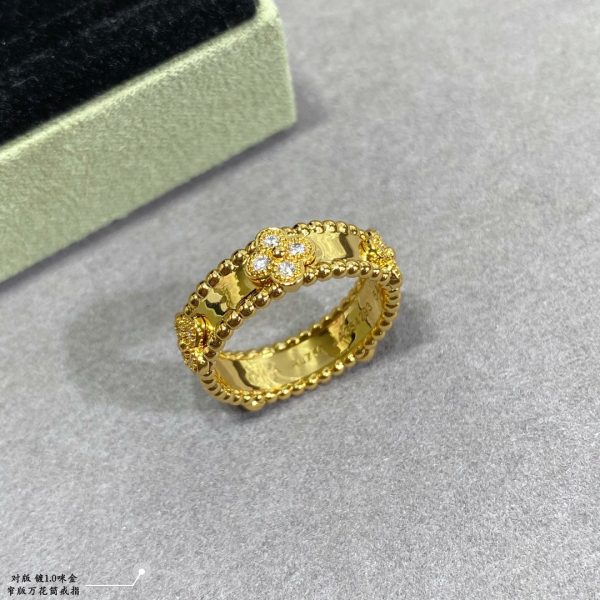 18K Yellow Gold Perlée Clovers Ring - Image 2