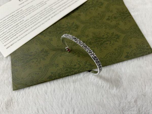 Double G Interlocking G Cuff With Flowers Bracelet - Image 11