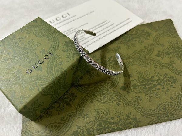 Double G Interlocking G Cuff With Flowers Bracelet - Image 6