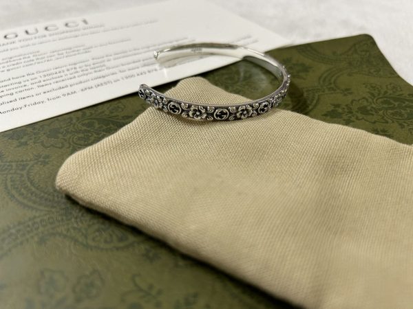 Double G Interlocking G Cuff With Flowers Bracelet - Image 9