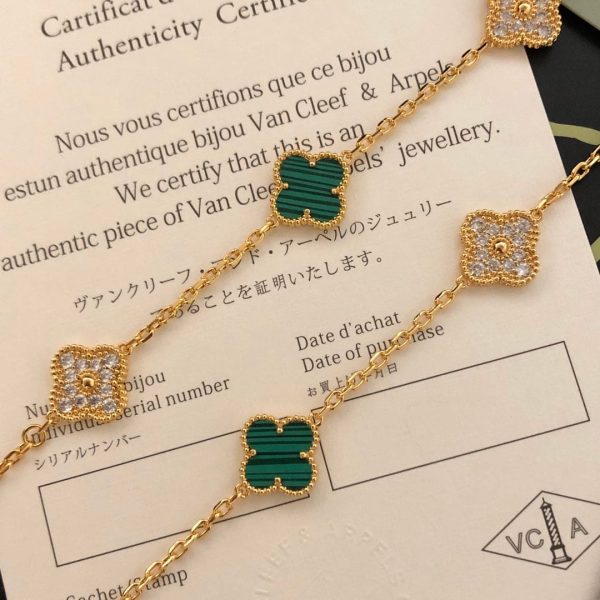 18K Vintage Alhambra Malachite Diamonds 10 Motifs Necklace - Image 5