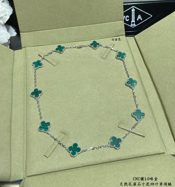 18K Vintage Alhambra Malachite 10 Motifs Necklace - Image 6