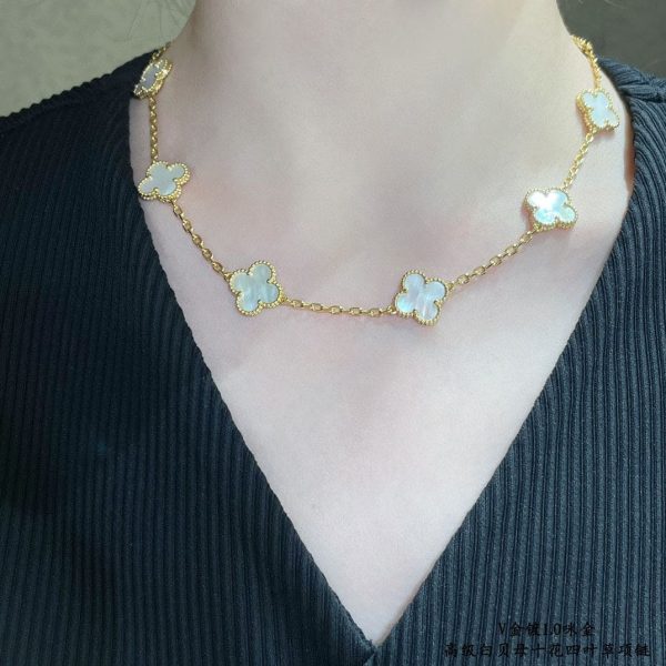 18K Vintage Alhambra Pearl 10 Motifs Necklace - Image 2