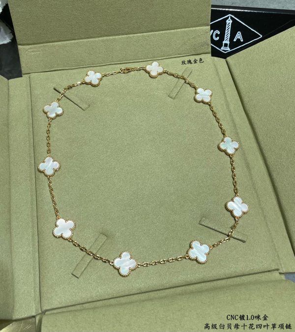 18K Vintage Alhambra Pearl 10 Motifs Necklace - Image 4