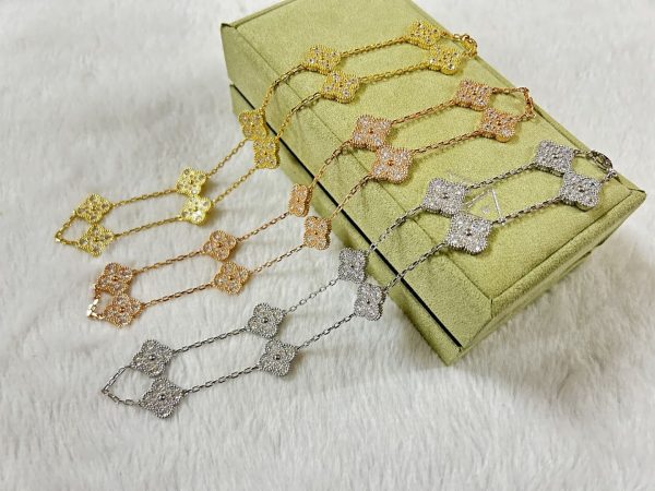 18K Vintage Alhambra Diamonds 10 Motifs Necklace - Image 4