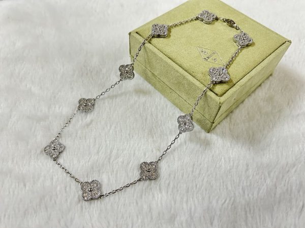 18K Vintage Alhambra Diamonds 10 Motifs Necklace - Image 2