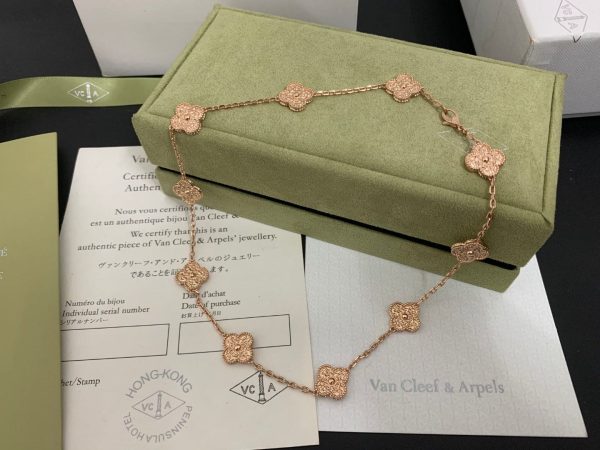 18K Vintage Alhambra 10 Motifs Necklace - Image 2