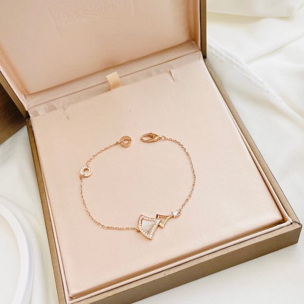 18K BV DIVAS' DREAM Pearl Bracelet - Image 4