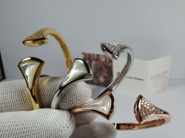 18K BV DIVAS' DREAM Bangle Bracelet - Image 7