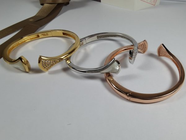 18K BV DIVAS' DREAM Bangle Bracelet - Image 8