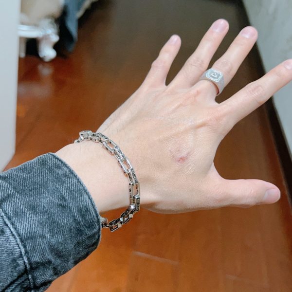 Double G Interlocking G Chain Bracelet - Image 10