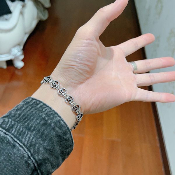 Double G Interlocking G Bracelet - Image 7
