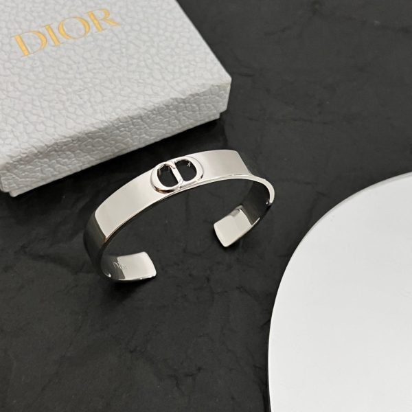 18K CD Cuff Thin Bracelet - 图片 3