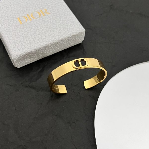 18K CD Cuff Thin Bracelet - 图片 2