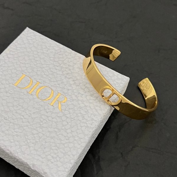 18K CD Cuff Thin Bracelet - 图片 5