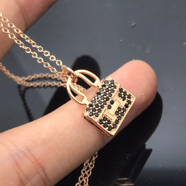 18K Amulettes Kelly Black Diamonds H Necklace - Image 2