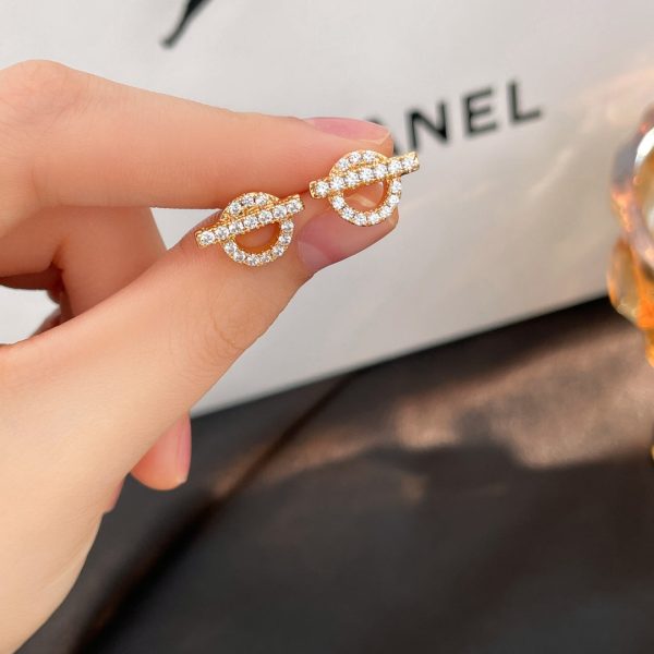 18K Finesse Diamond Stud H Earrings - 图片 3